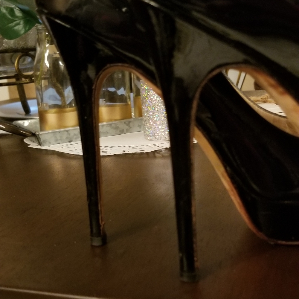 Jimmy Choo Black Patent Leather Platform Heels 9 - Picture 3 of 16